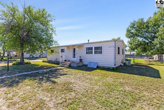 Photo of 301 N Rhodes St, Pretty Prairie, KS