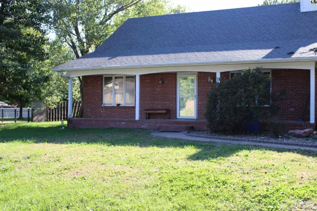 Photo of 7205 Magnolia Way, Hutchinson, KS