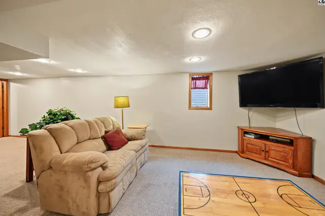 Photo of 410 Mill St, Marquette, KS