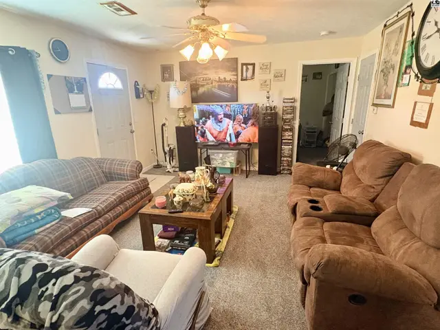 Photo of 426 E Walker St, Hutchinson, KS