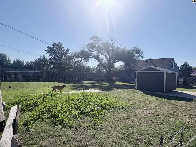 Photo of 426 E Walker St, Hutchinson, KS