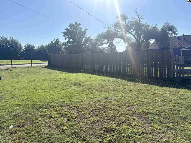 Photo of 426 E Walker St, Hutchinson, KS