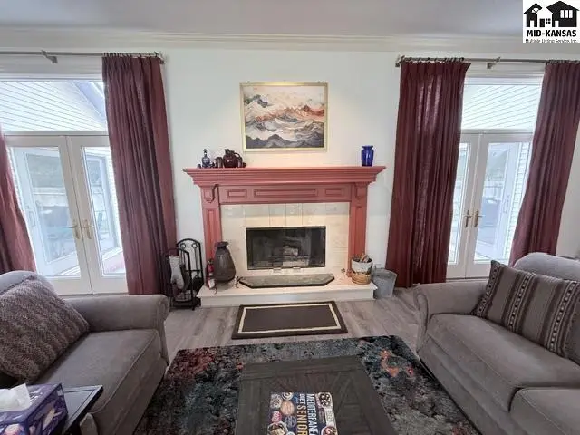 Photo of 3306 Thunderbird Dr, Hutchinson, KS