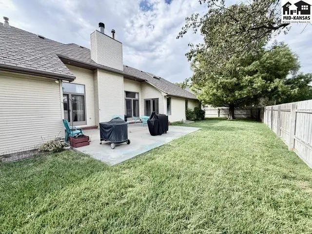 Photo of 3306 Thunderbird Dr, Hutchinson, KS
