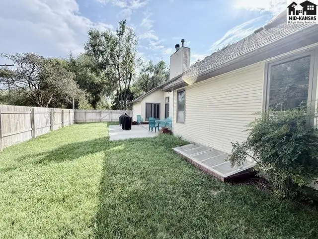 Photo of 3306 Thunderbird Dr, Hutchinson, KS