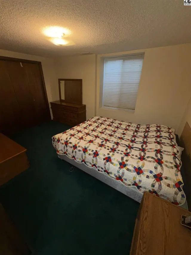 Photo of 2229 Dover Dr, Hutchinson, KS