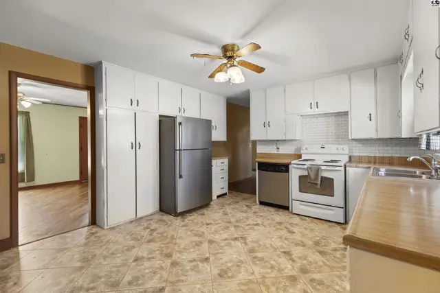 Photo of 600 S 3rd St, Bushton, KS