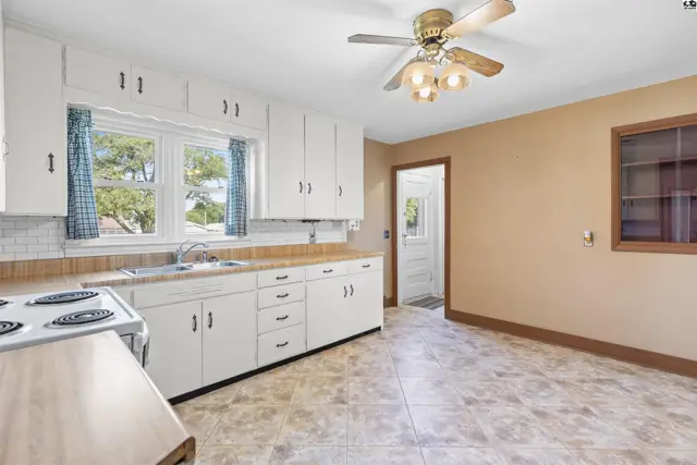 Photo of 600 S 3rd St, Bushton, KS