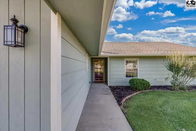 Photo of 1807 E 26th Ave, Hutchinson, KS