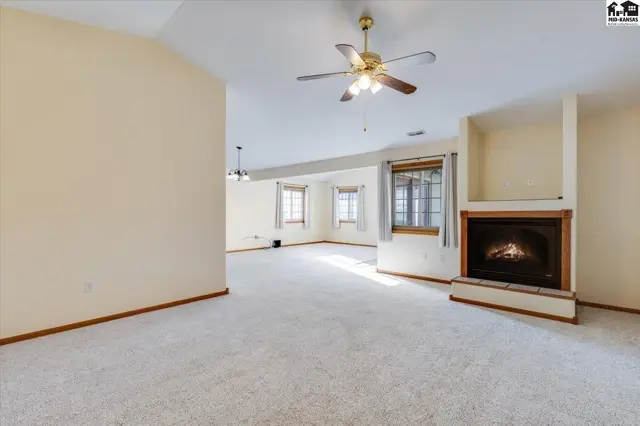 Photo of 1807 E 26th Ave, Hutchinson, KS