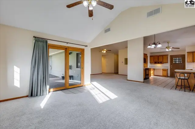 Photo of 1807 E 26th Ave, Hutchinson, KS