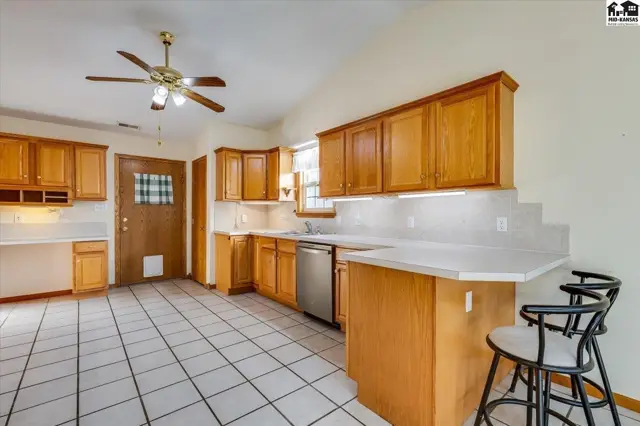 Photo of 1807 E 26th Ave, Hutchinson, KS