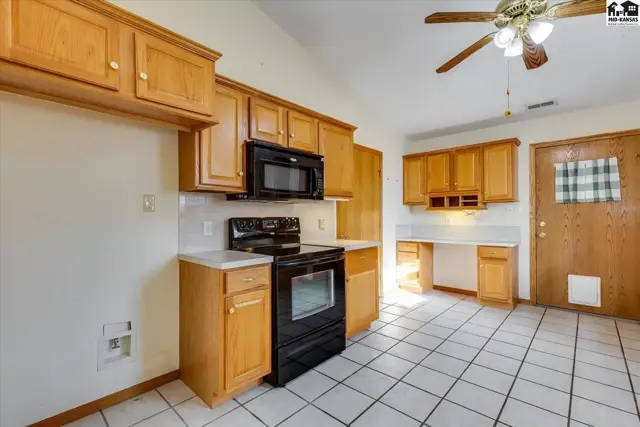 Photo of 1807 E 26th Ave, Hutchinson, KS