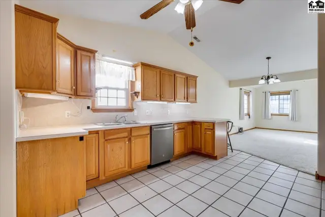 Photo of 1807 E 26th Ave, Hutchinson, KS