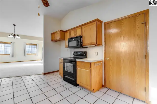 Photo of 1807 E 26th Ave, Hutchinson, KS