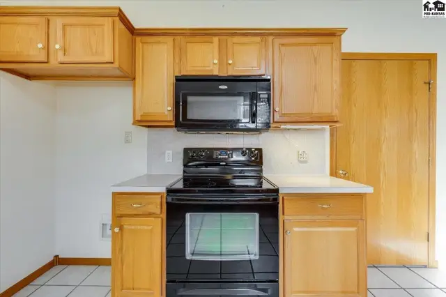 Photo of 1807 E 26th Ave, Hutchinson, KS
