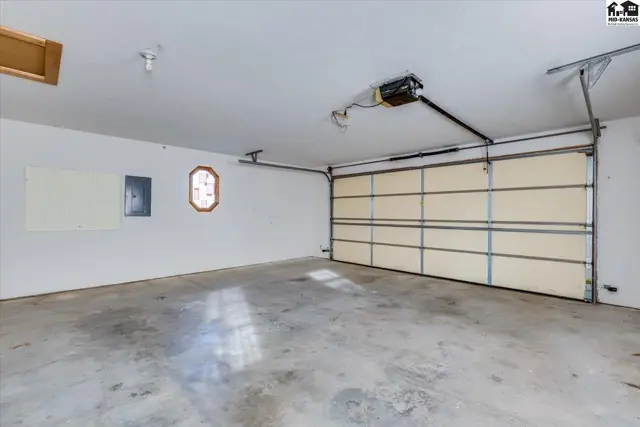 Photo of 1807 E 26th Ave, Hutchinson, KS
