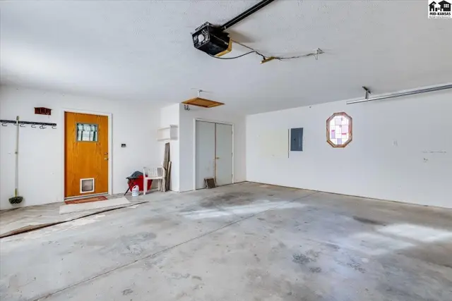 Photo of 1807 E 26th Ave, Hutchinson, KS