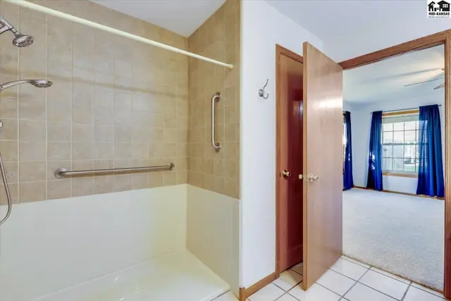Photo of 1807 E 26th Ave, Hutchinson, KS