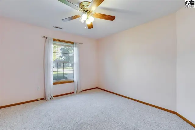 Photo of 1807 E 26th Ave, Hutchinson, KS