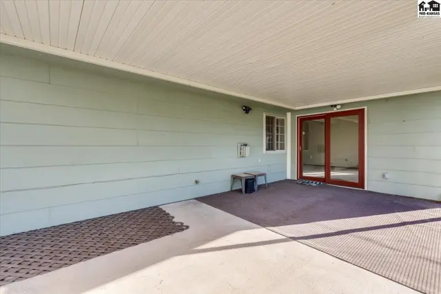 Photo of 1807 E 26th Ave, Hutchinson, KS