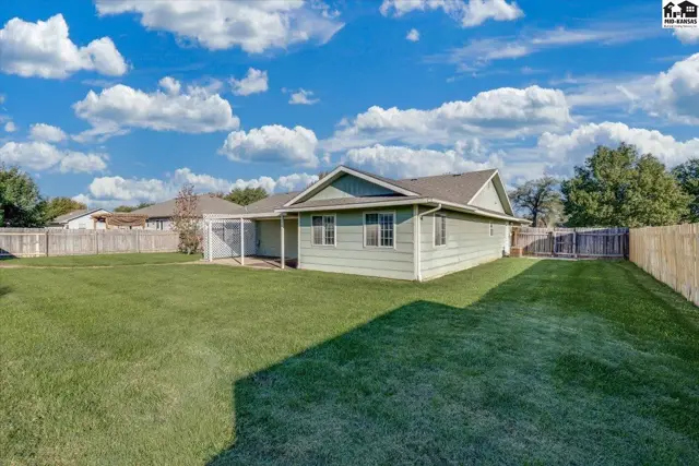 Photo of 1807 E 26th Ave, Hutchinson, KS