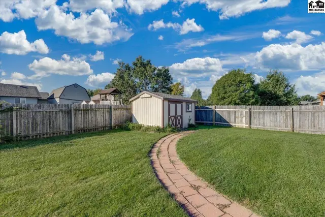 Photo of 1807 E 26th Ave, Hutchinson, KS
