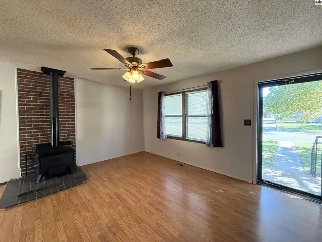 Photo of 805 Keast St, Hutchinson, KS