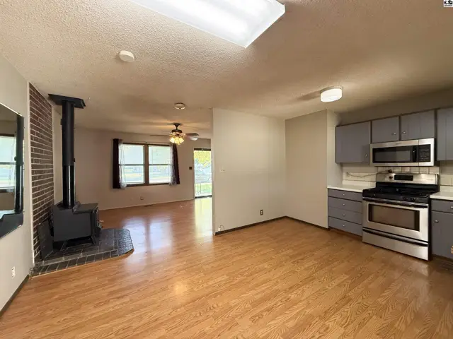 Photo of 805 Keast St, Hutchinson, KS