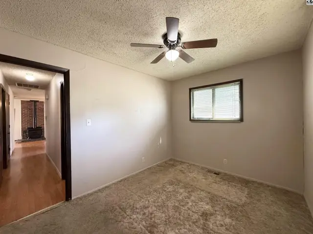 Photo of 805 Keast St, Hutchinson, KS