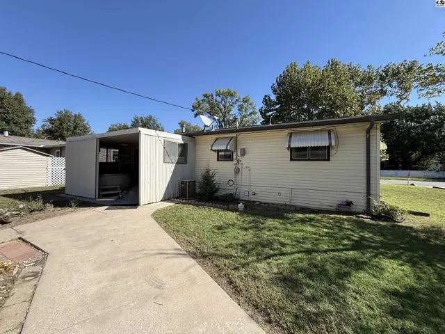 Photo of 805 Keast St, Hutchinson, KS