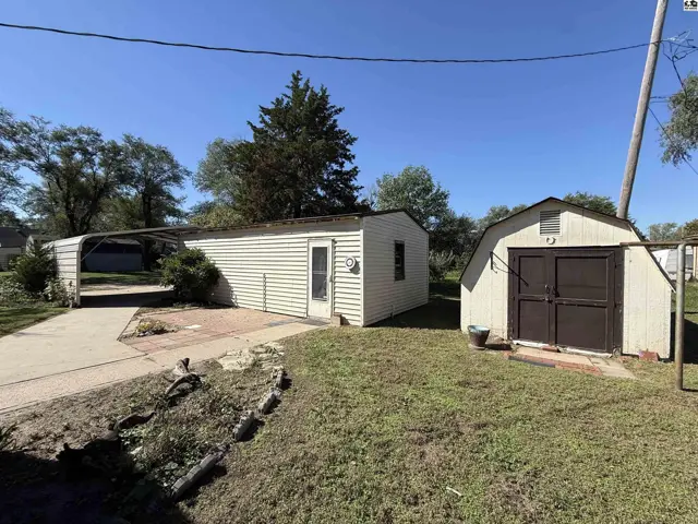 Photo of 805 Keast St, Hutchinson, KS