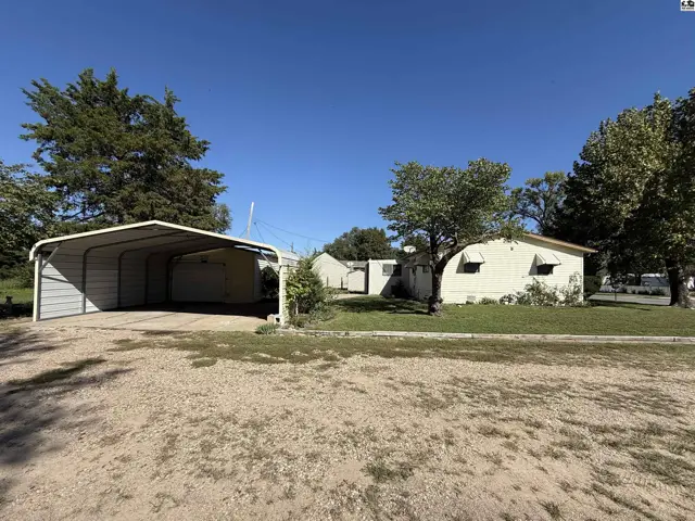 Photo of 805 Keast St, Hutchinson, KS