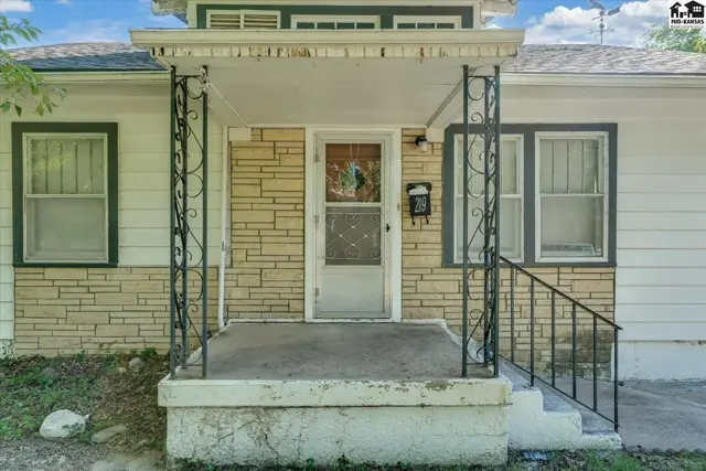 Photo of 219 E 12th Ave, Hutchinson, KS