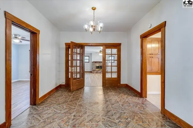 Photo of 219 E 12th Ave, Hutchinson, KS