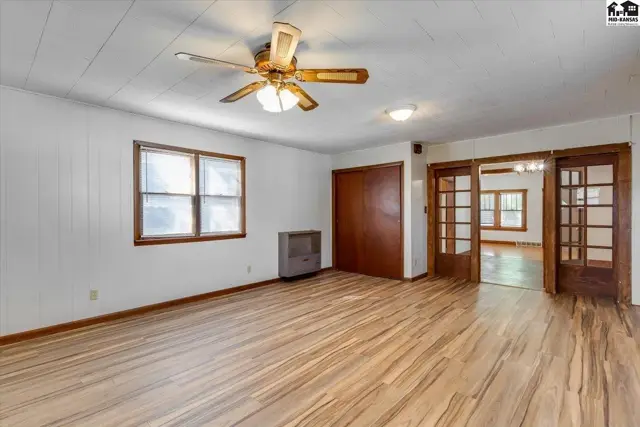 Photo of 219 E 12th Ave, Hutchinson, KS