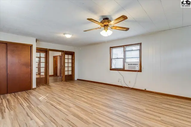 Photo of 219 E 12th Ave, Hutchinson, KS
