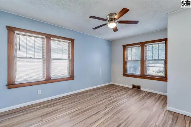 Photo of 219 E 12th Ave, Hutchinson, KS