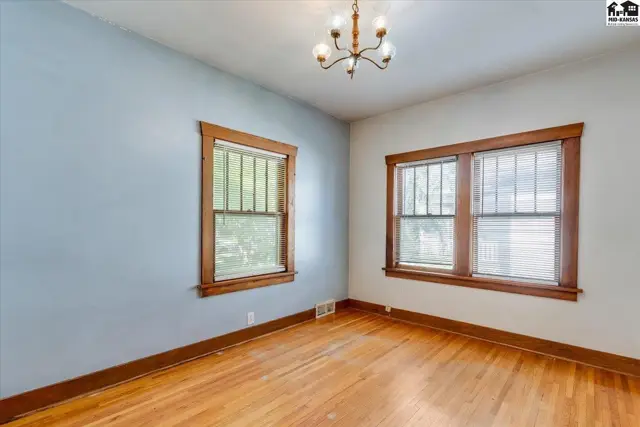 Photo of 219 E 12th Ave, Hutchinson, KS