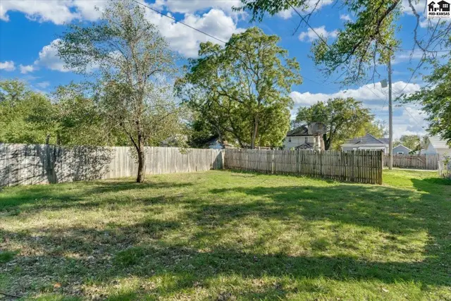 Photo of 219 E 12th Ave, Hutchinson, KS