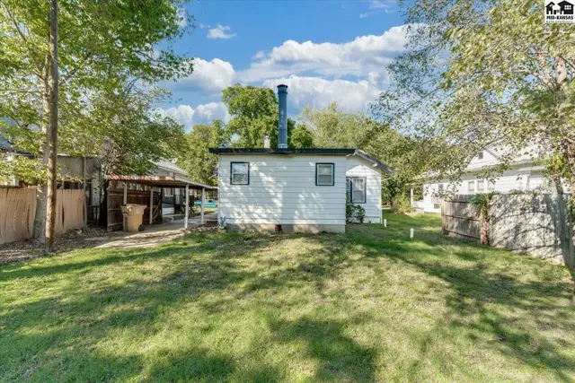 Photo of 219 E 12th Ave, Hutchinson, KS