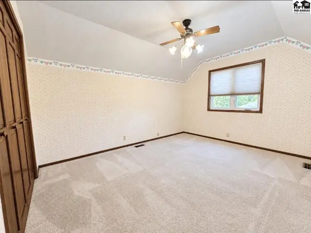 Photo of 1305 W 24th Ave, Hutchinson, KS