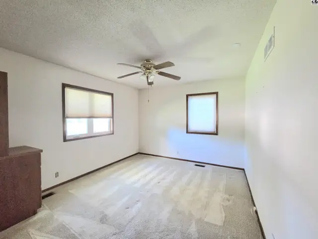 Photo of 1305 W 24th Ave, Hutchinson, KS