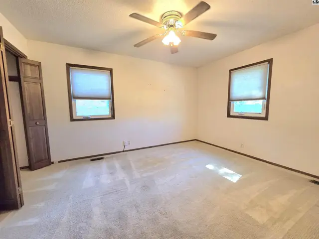 Photo of 1305 W 24th Ave, Hutchinson, KS