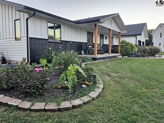 Photo of 1600 Pintail Ct, McPherson, KS