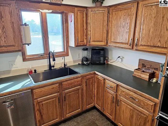 Photo of 1600 Pintail Ct, McPherson, KS