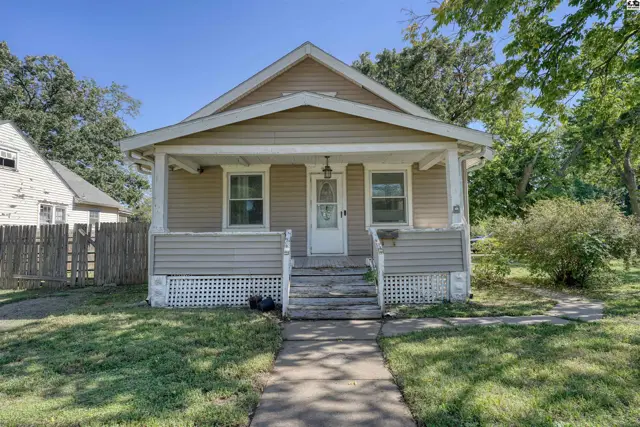 Photo of 900 N Elm St, McPherson, KS