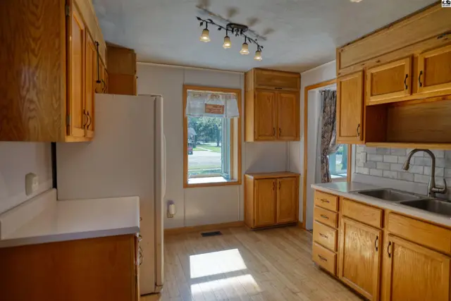 Photo of 900 N Elm St, McPherson, KS