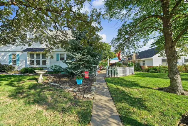 Photo of 202 N Lincoln St, Marquette, KS