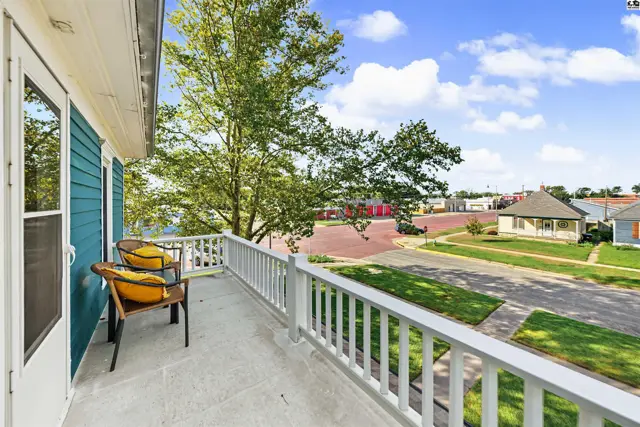 Photo of 104 N 1st St, Lindsborg, KS